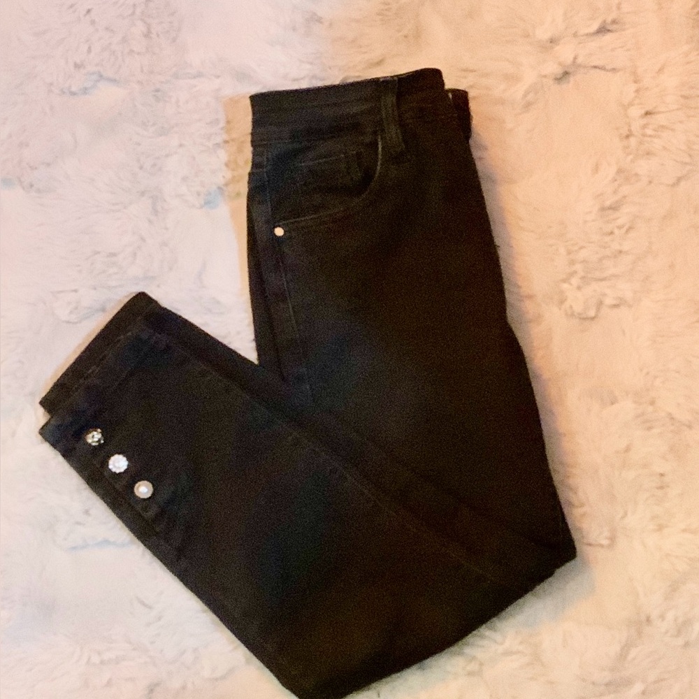 Suko Black Capri Jeans *with designer accent on calf